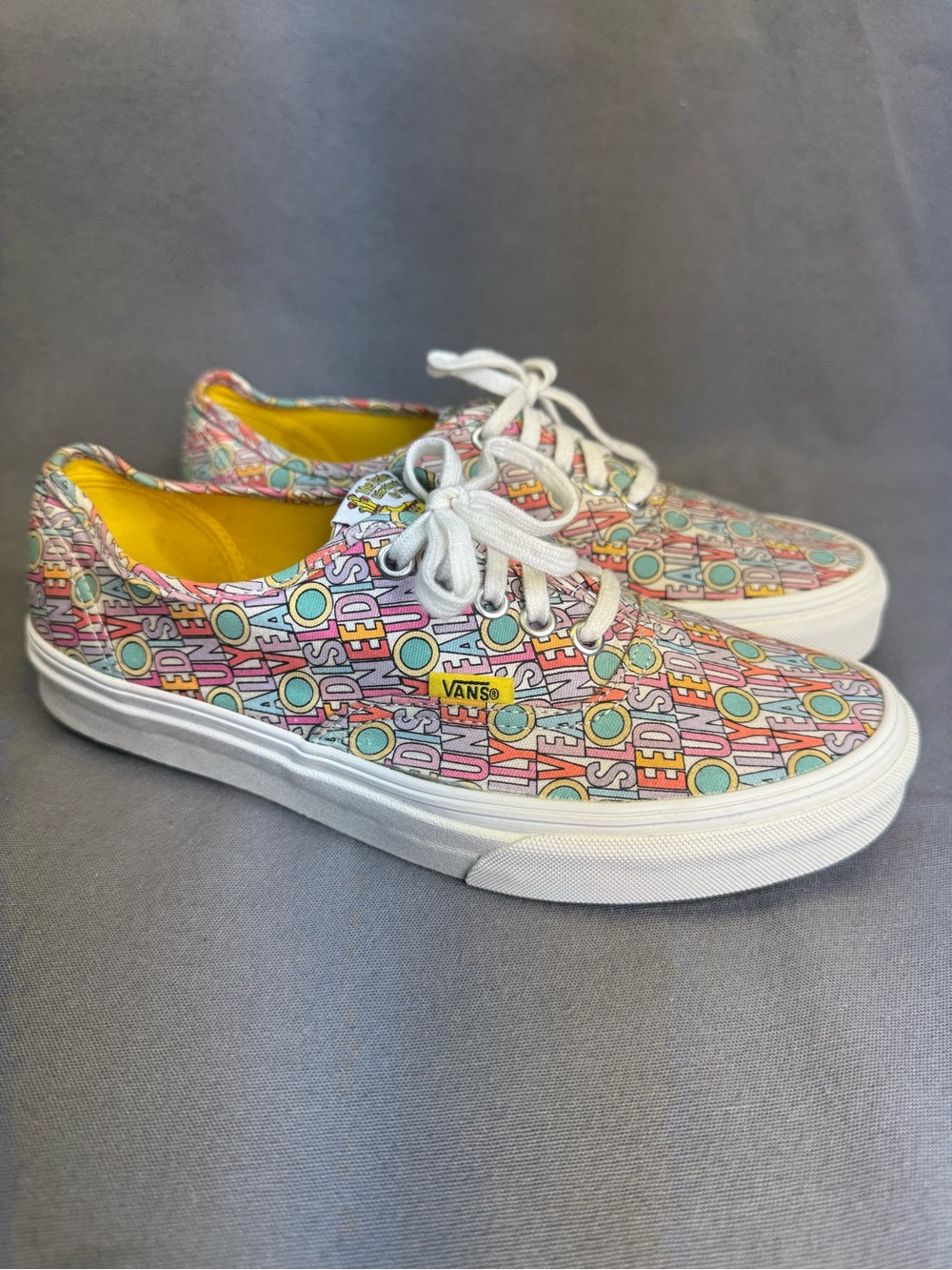 Vans Authentic Beatles Yellow Submarine All You Need Is Love 8.5 Womens .7 men’s